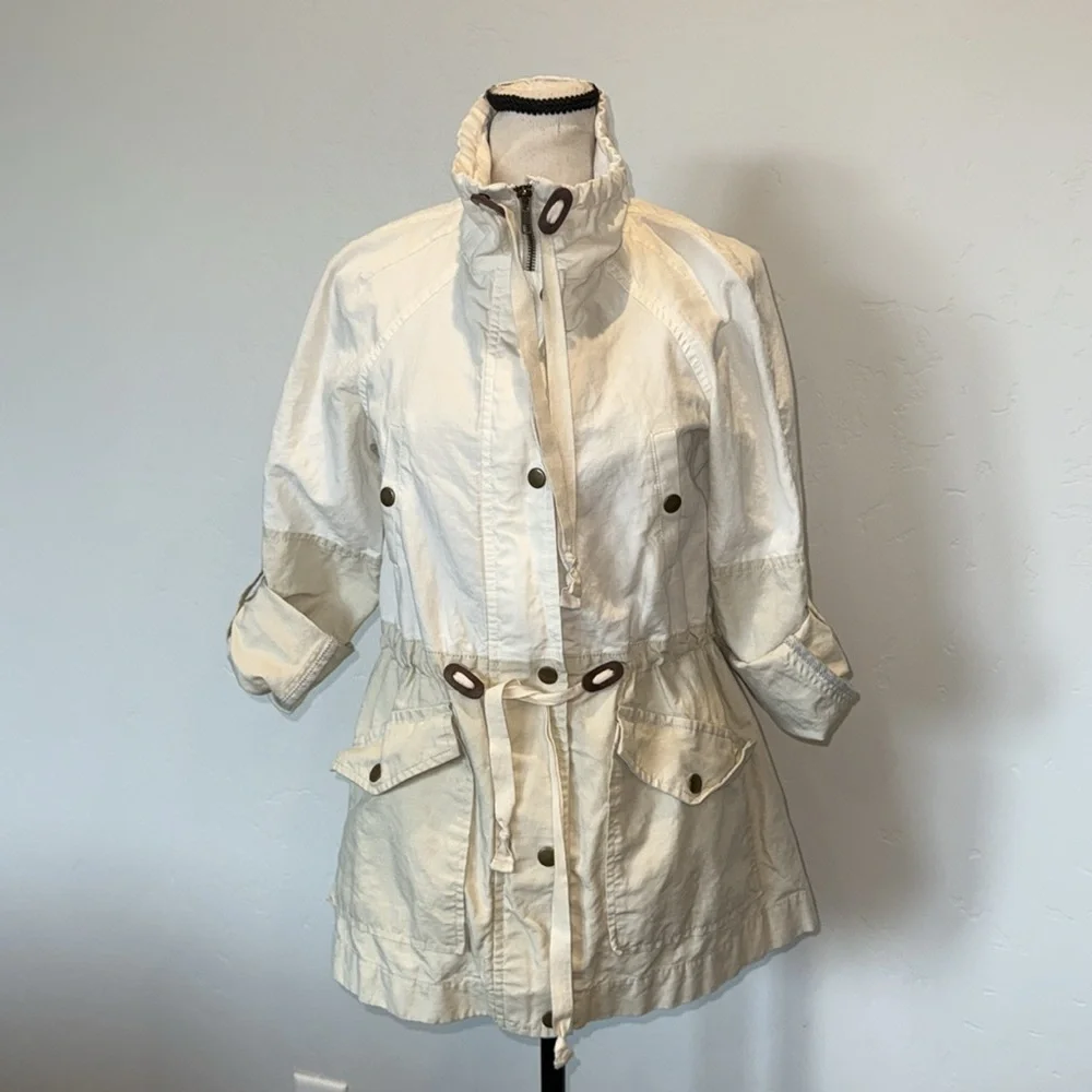 Ann Taylor Loft Petite White and Khaki Spring/Summer Light Cotton Jacket, XSP - Picture 2 of 8